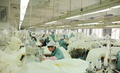 临安80后姑娘荣膺“全国纺织工业劳动模范” 市场调研成就非凡